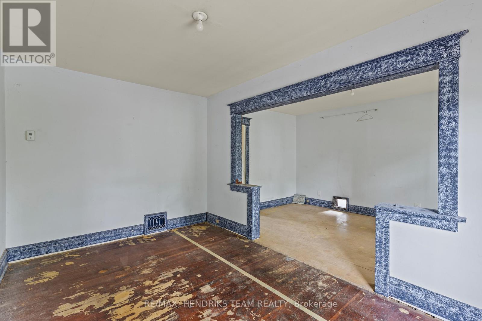7 & 9 Edmund Street, St. Catharines, Ontario  L2R 2E9 - Photo 12 - X12216002