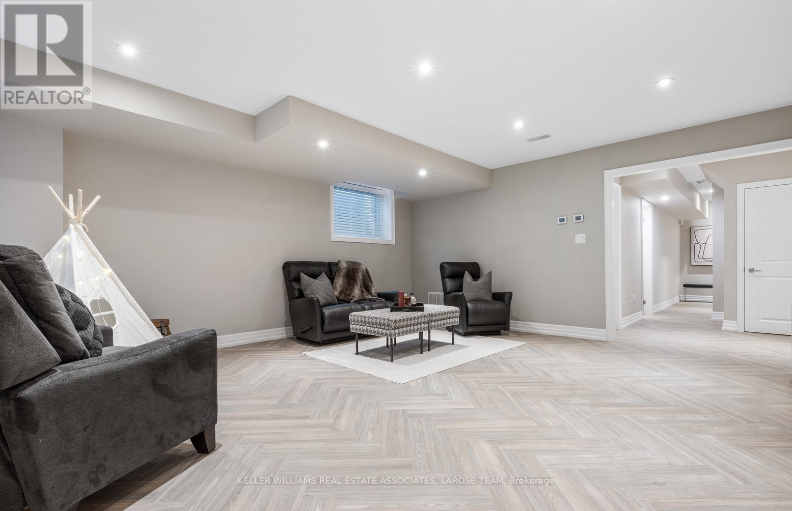 15a Elmwood Avenue N, Mississauga, Ontario  L5G 3J8 - Photo 31 - W12216401