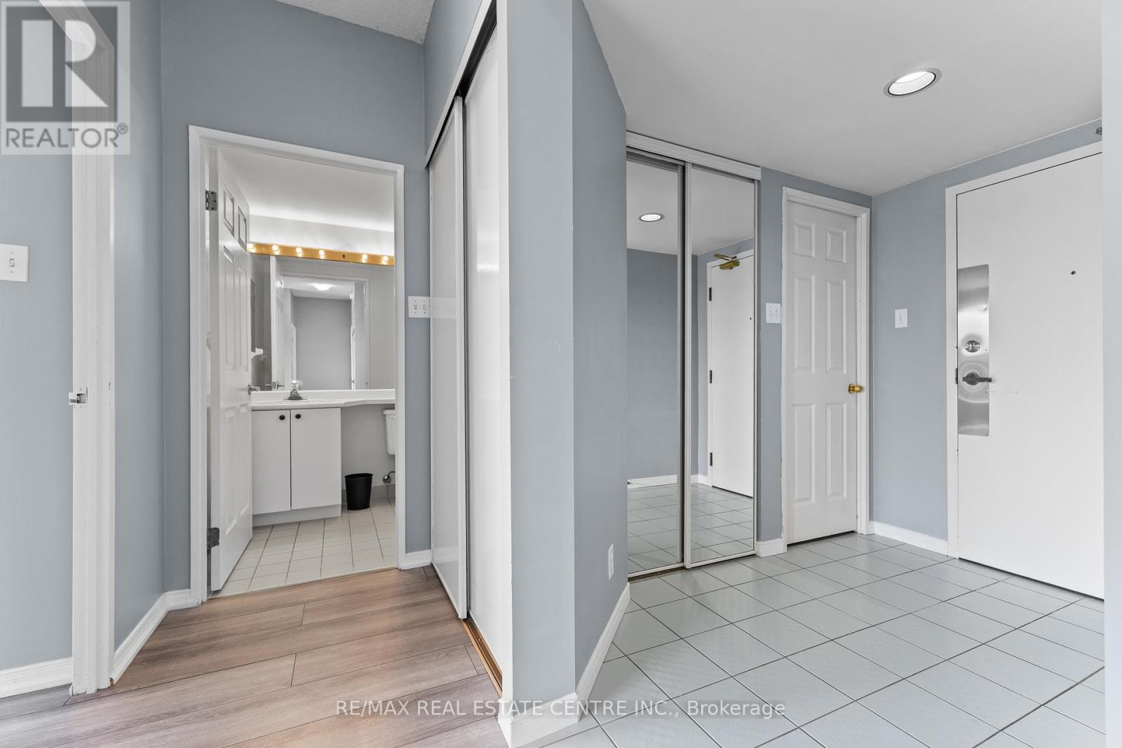 110 - 6 Humberline Drive, Toronto, Ontario  M9W 6X8 - Photo 9 - W12216402