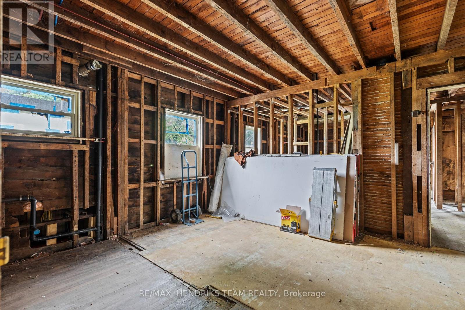 7 & 9 Edmund Street, St. Catharines, Ontario  L2R 2E9 - Photo 25 - X12216002