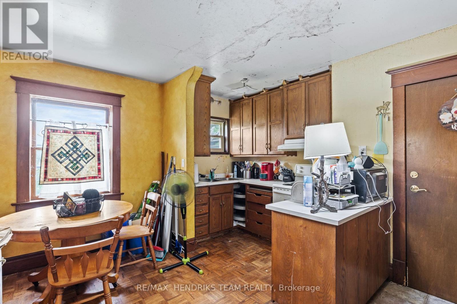 7 & 9 Edmund Street, St. Catharines, Ontario  L2R 2E9 - Photo 20 - X12216002