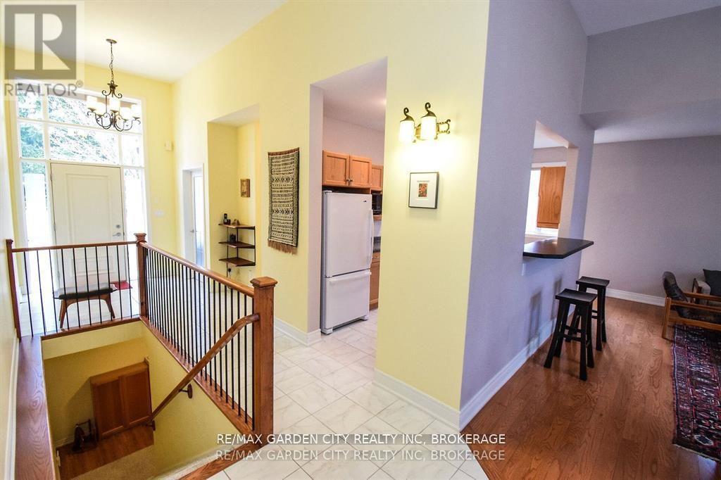 1 - 165 Glendale Avenue, St. Catharines, Ontario  L2T 2K2 - Photo 5 - X12210551