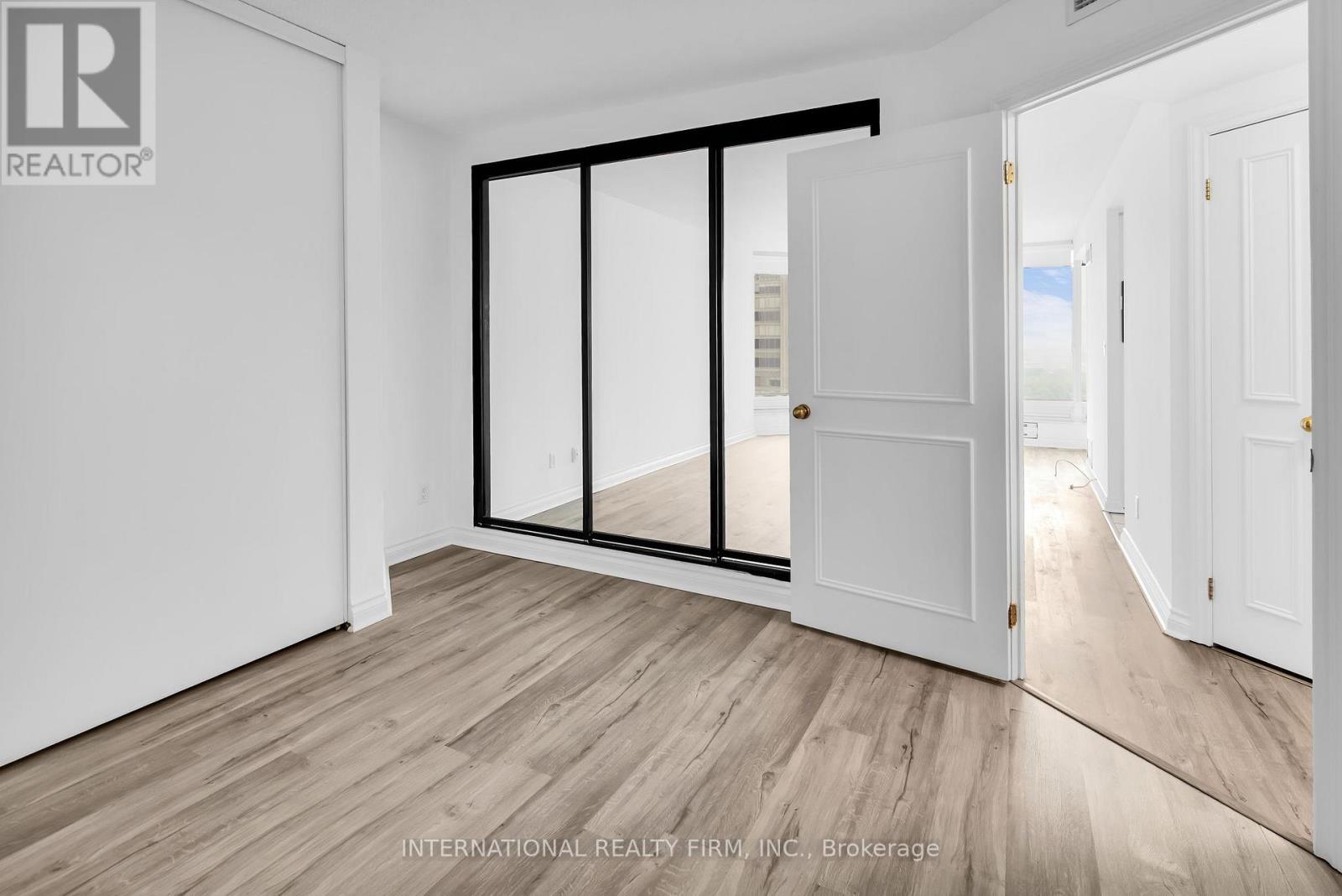 2807 - 1 Palace Pier Court, Toronto (Mimico), Ontario  M8V 3W9 - Photo 30 - W12216425