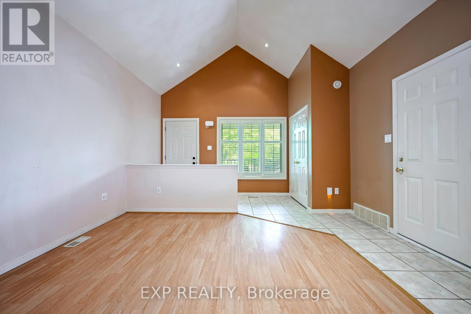 11 Palace Court, Orangeville, Ontario  L9W 5E6 - Photo 10 - W12216201