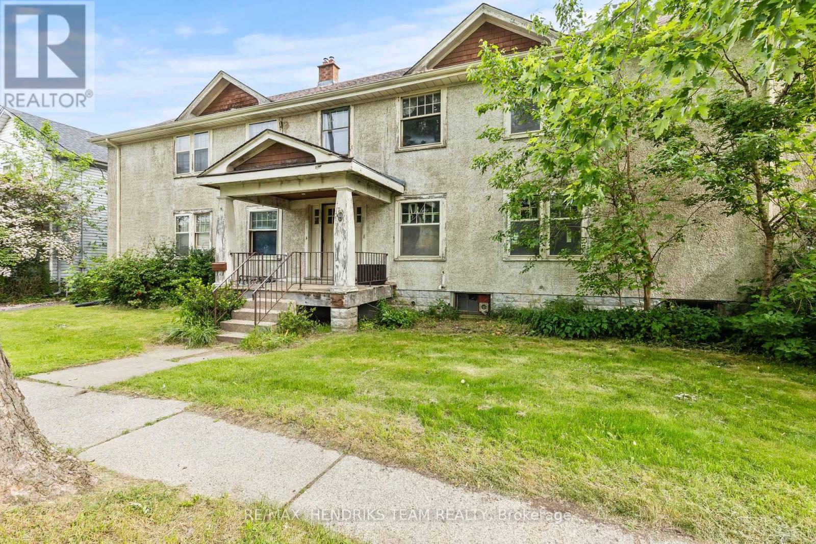 7 & 9 Edmund Street, St. Catharines, Ontario  L2R 2E9 - Photo 4 - X12216002