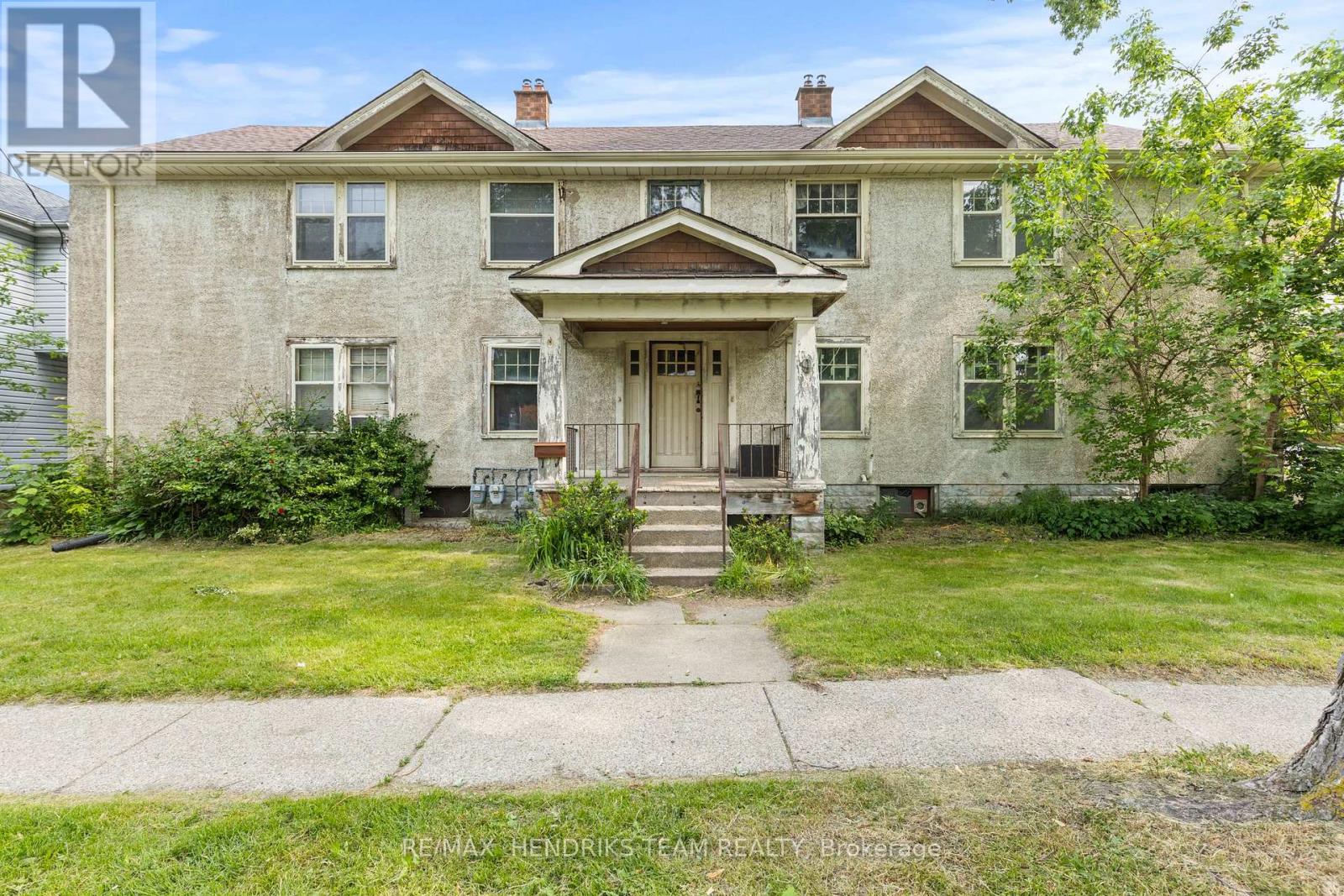 7 & 9 Edmund Street, St. Catharines, Ontario  L2R 2E9 - Photo 3 - X12216002