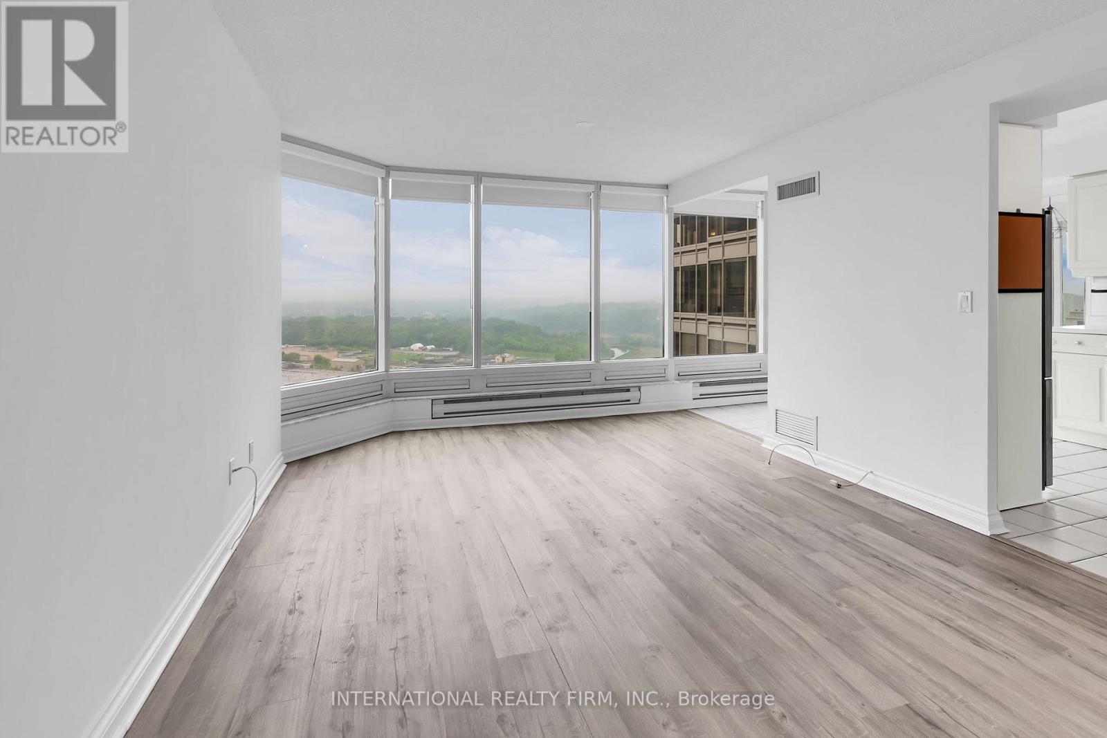 2807 - 1 Palace Pier Court, Toronto (Mimico), Ontario  M8V 3W9 - Photo 13 - W12216425