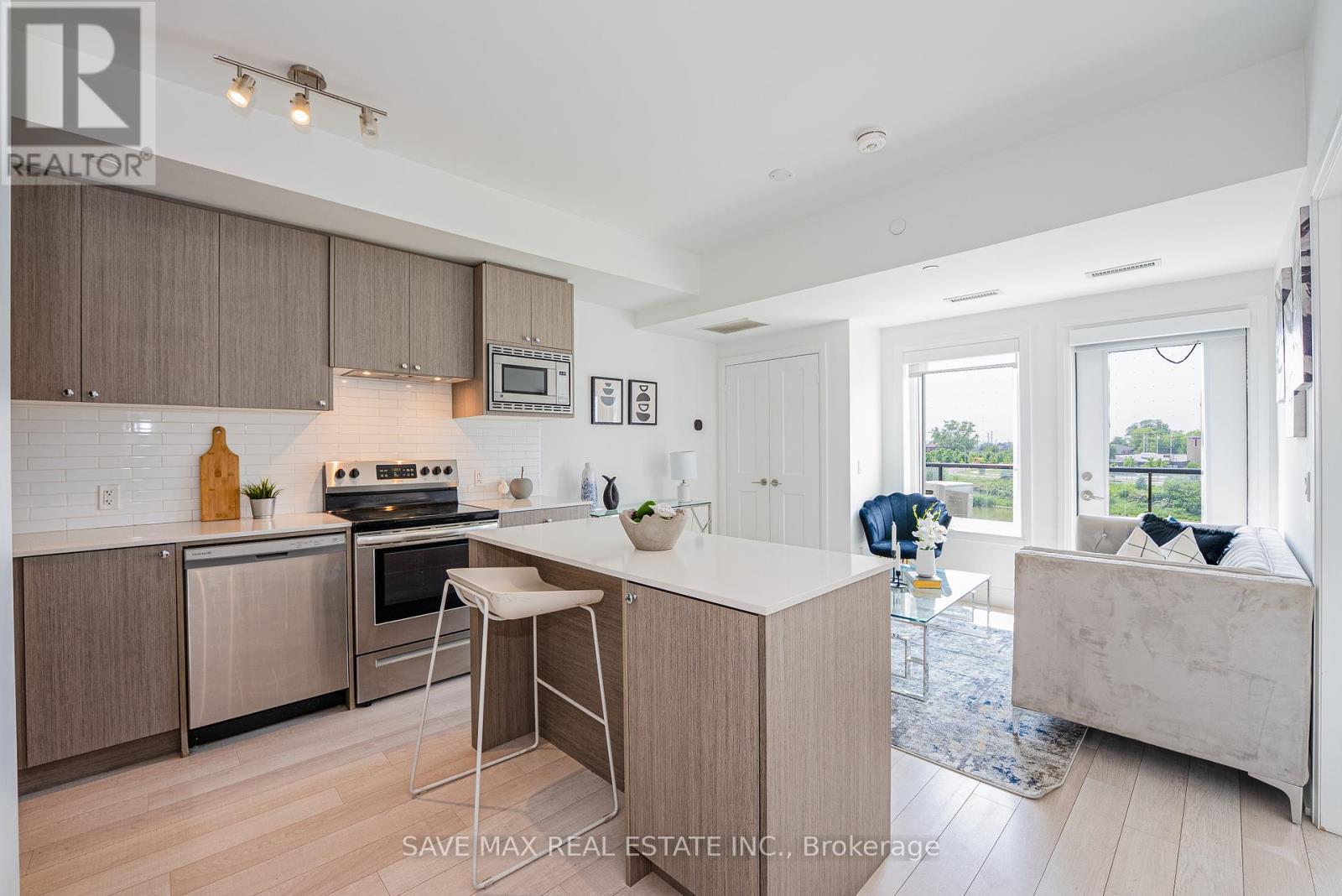 215 - 155 Downsview Park Boulevard, Toronto, Ontario  M3K 0E3 - Photo 5 - W12216415