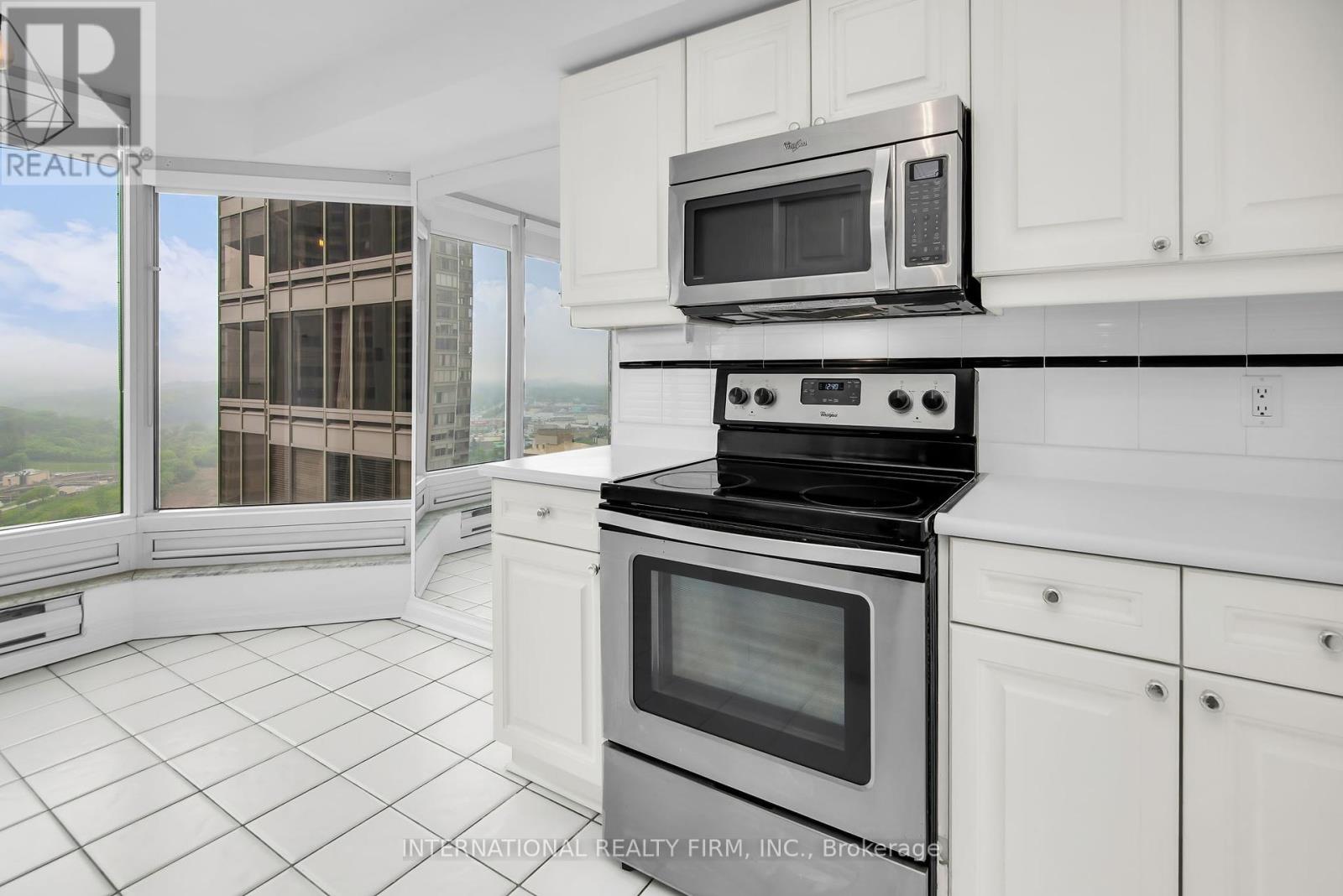 2807 - 1 Palace Pier Court, Toronto (Mimico), Ontario  M8V 3W9 - Photo 20 - W12216425