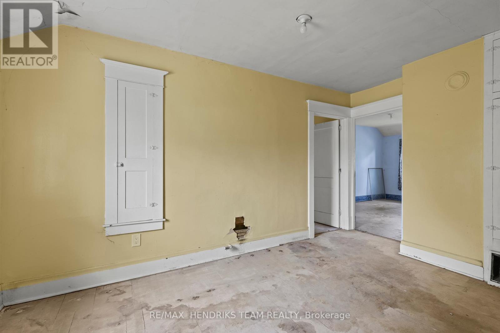 7 & 9 Edmund Street, St. Catharines, Ontario  L2R 2E9 - Photo 10 - X12216002