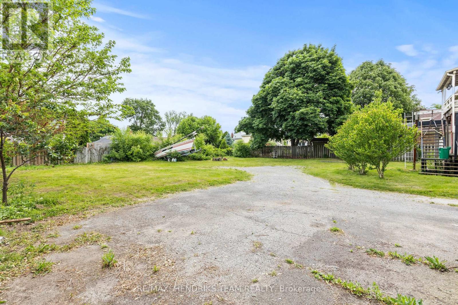 7 & 9 Edmund Street, St. Catharines, Ontario  L2R 2E9 - Photo 47 - X12216002