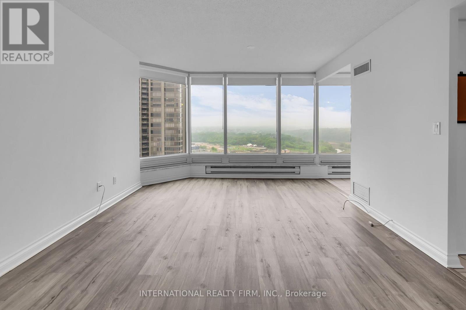 2807 - 1 Palace Pier Court, Toronto (Mimico), Ontario  M8V 3W9 - Photo 14 - W12216425