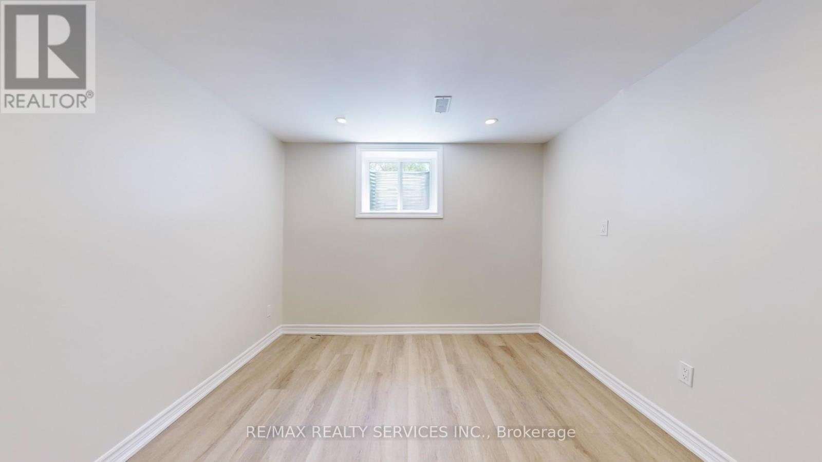 55 Greenwood Crescent, Brampton, Ontario  L6S 1T2 - Photo 38 - W12216267
