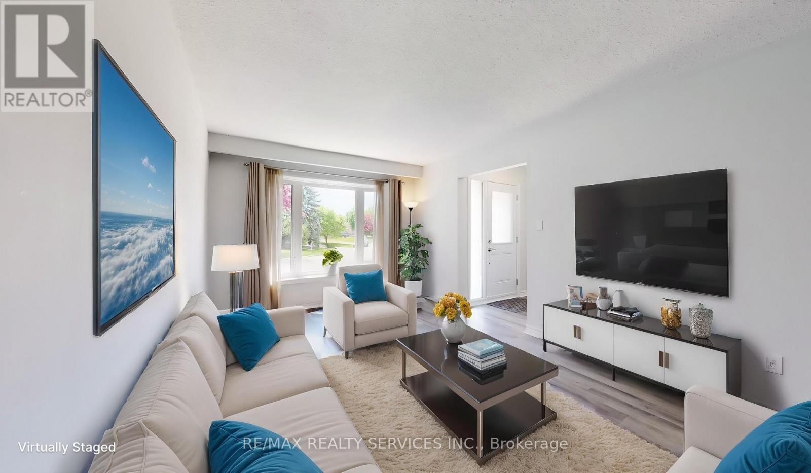 55 Greenwood Crescent, Brampton, Ontario  L6S 1T2 - Photo 4 - W12216267
