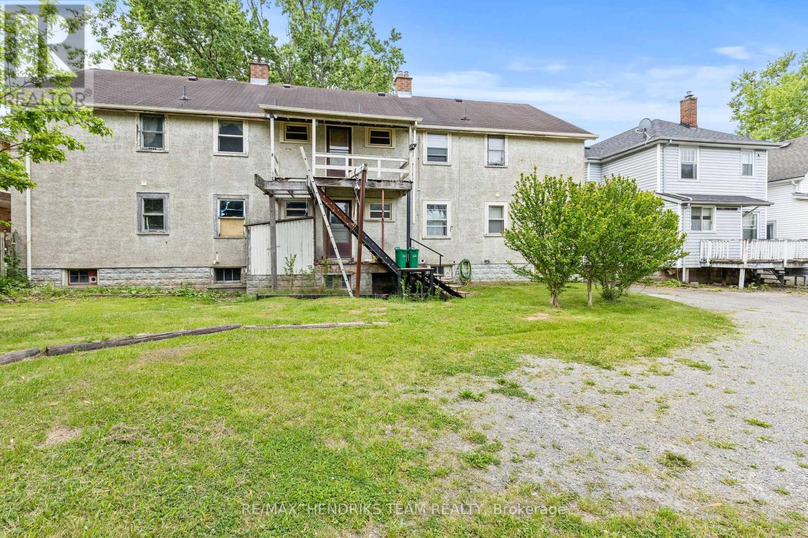 7 & 9 Edmund Street, St. Catharines, Ontario  L2R 2E9 - Photo 45 - X12216002