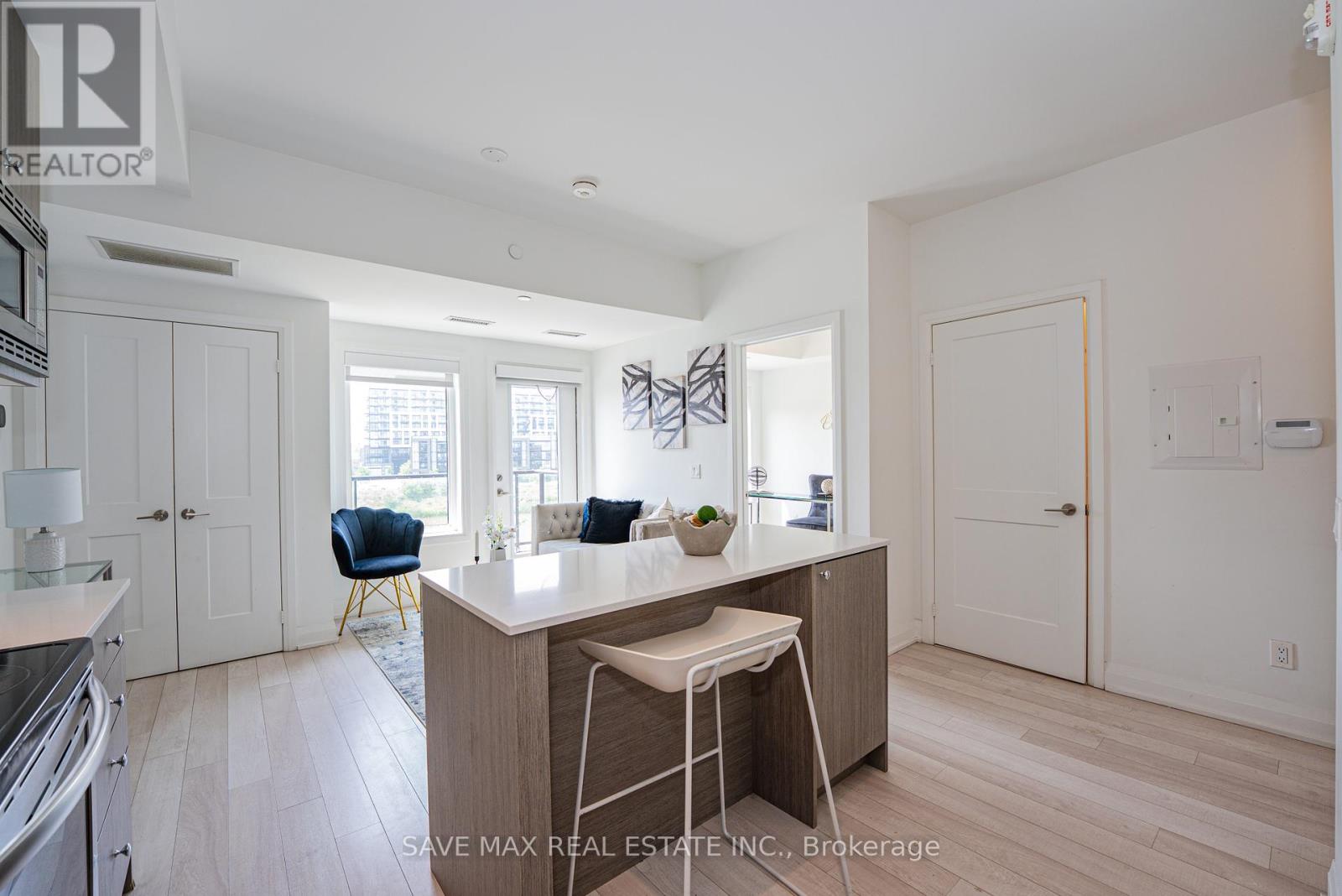 215 - 155 Downsview Park Boulevard, Toronto, Ontario  M3K 0E3 - Photo 6 - W12216415