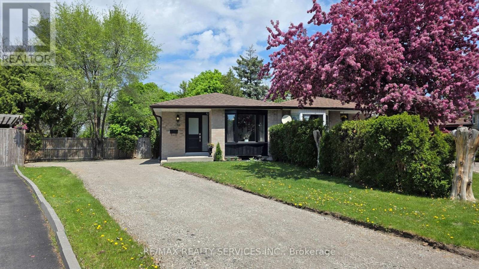 55 Greenwood Crescent, Brampton, Ontario  L6S 1T2 - Photo 2 - W12216267