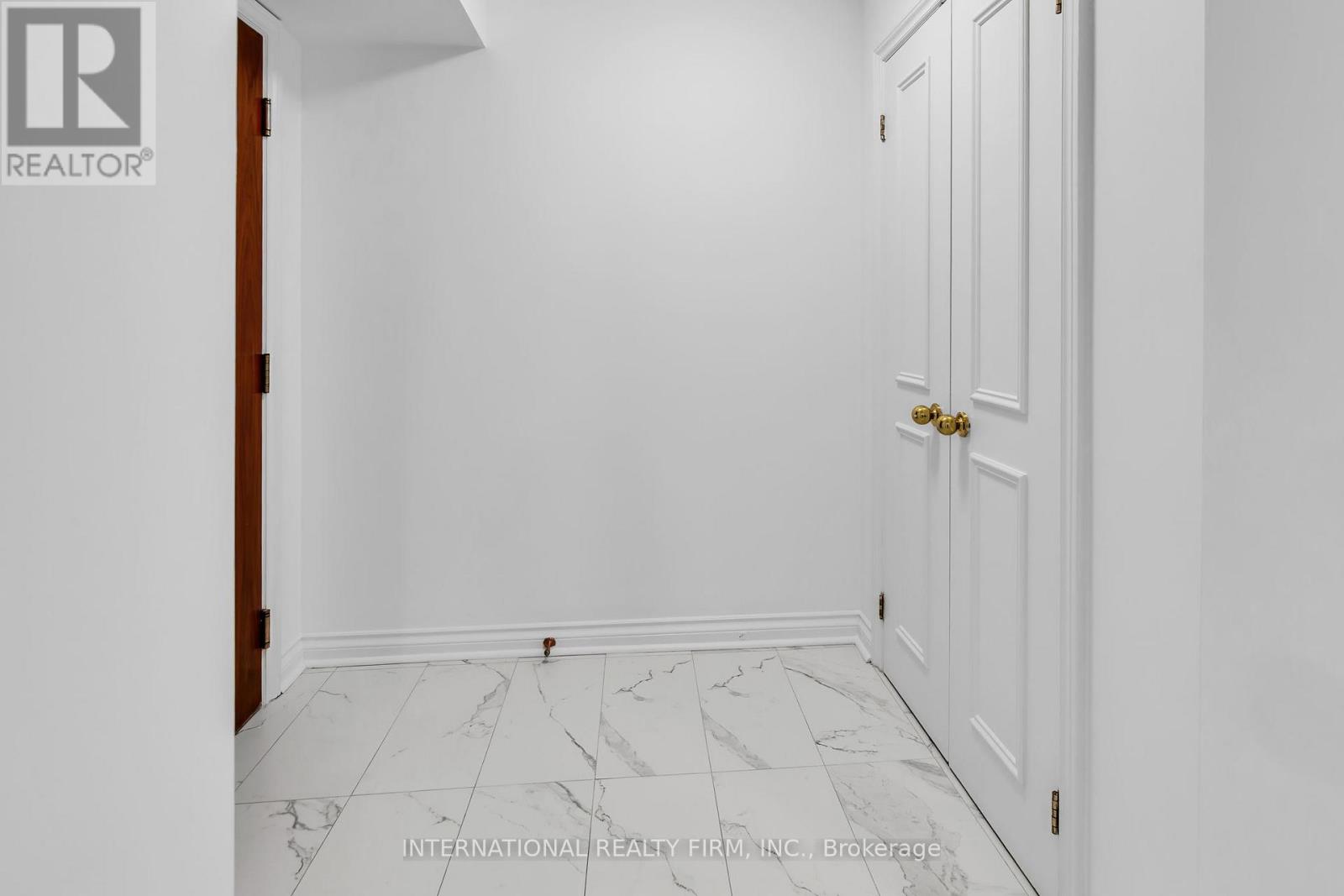 2807 - 1 Palace Pier Court, Toronto (Mimico), Ontario  M8V 3W9 - Photo 3 - W12216425
