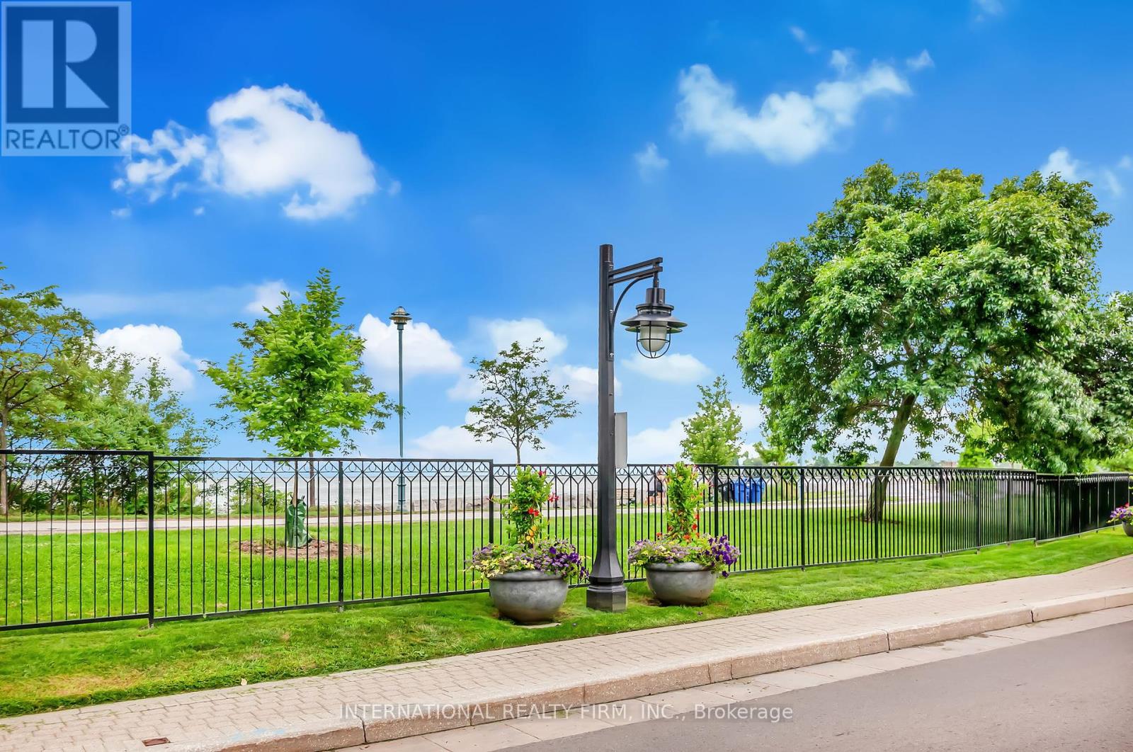 2807 - 1 Palace Pier Court, Toronto (Mimico), Ontario  M8V 3W9 - Photo 33 - W12216425