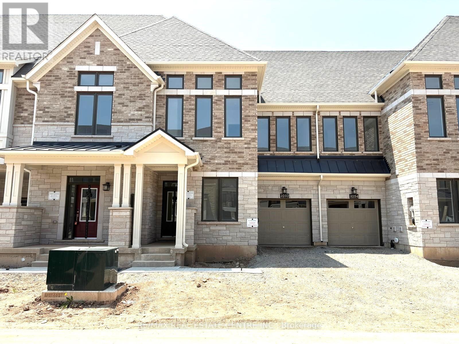 3252 CRYSTAL DRIVE, Oakville, Ontario