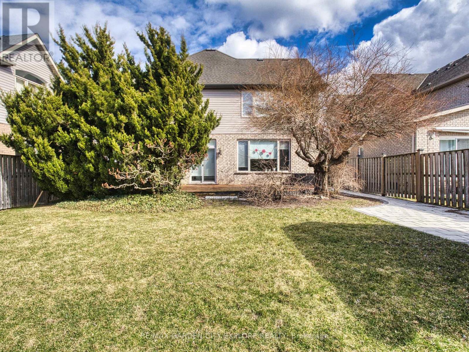 Property at 29 AGINCOURT CRESCENT image 2