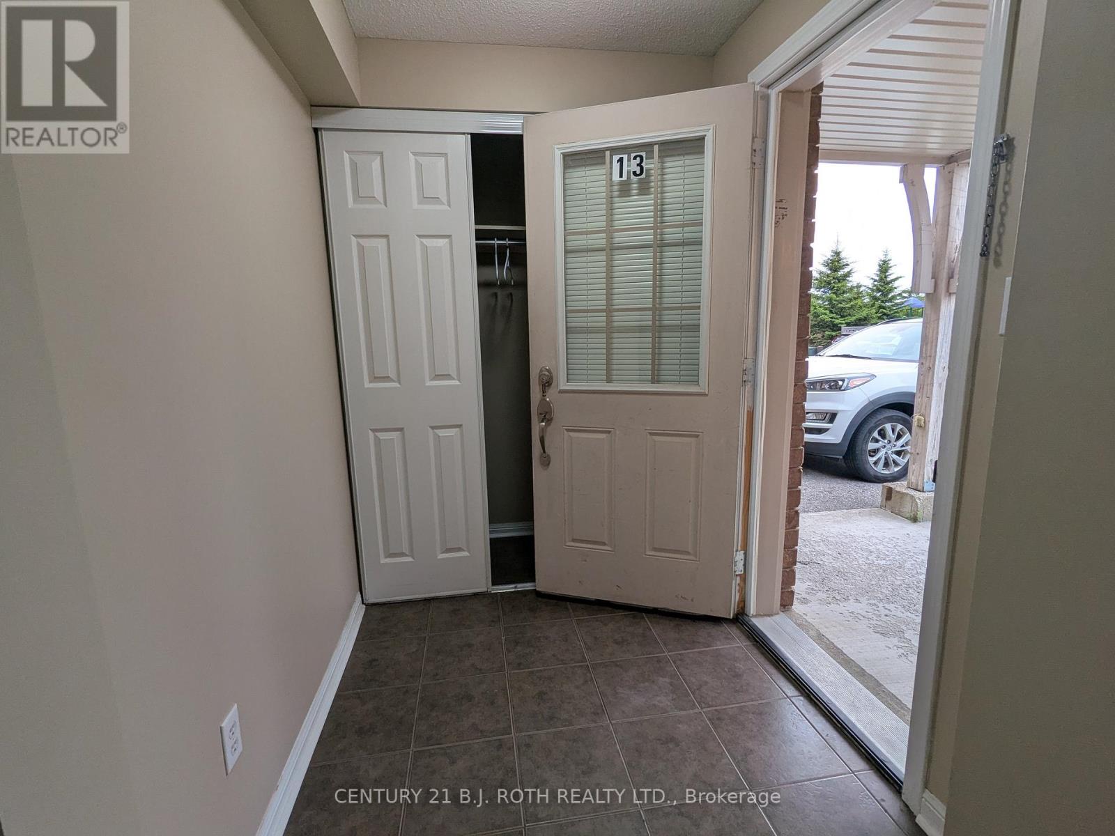 13 - 175 Stanley Street, Barrie, Ontario  L4M 0G2 - Photo 2 - S12185539