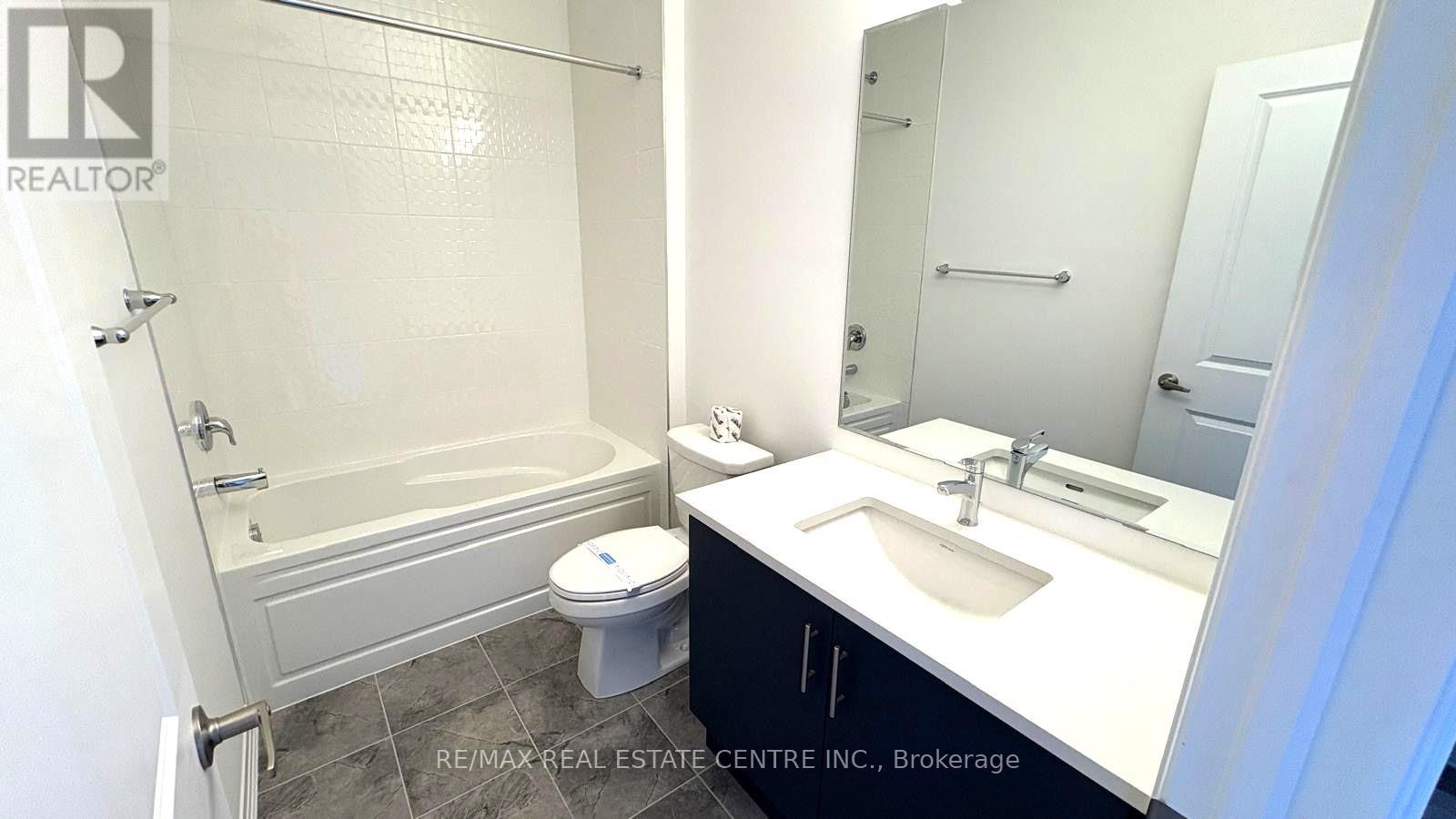 3252 Crystal Drive, Oakville, Ontario  L6M 5S9 - Photo 16 - W12216490