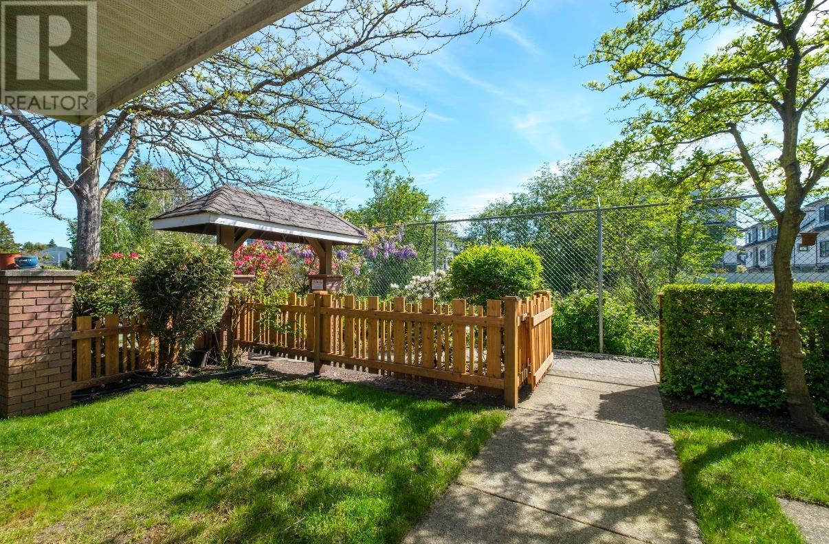 Property at 32 7111 LYNNWOOD DRIVE image 2