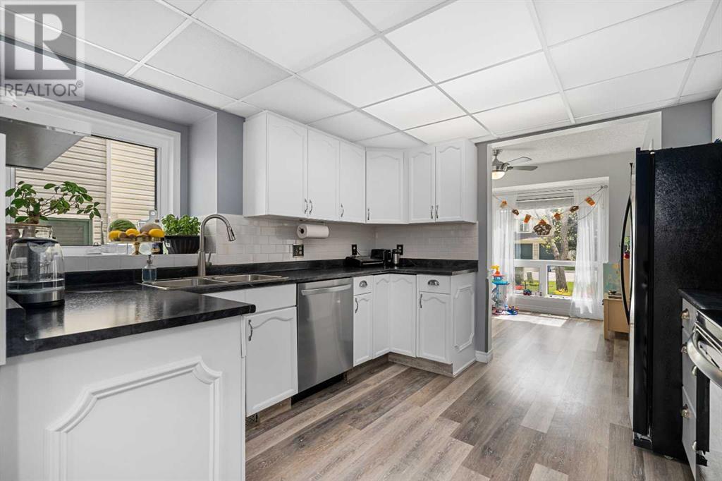 Property at 320 Sandringham Road NW image 2