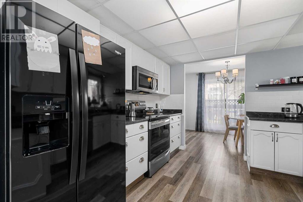 Property at 320 Sandringham Road NW image 3