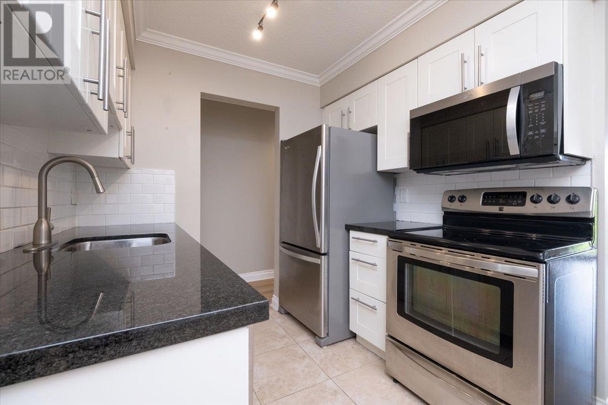201 134 W 20th Street, North Vancouver, British Columbia  V7M 1Y4 - Photo 10 - R3014815