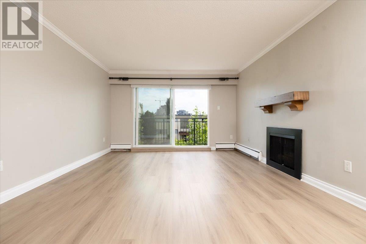 201 134 W 20th Street, North Vancouver, British Columbia  V7M 1Y4 - Photo 4 - R3014815
