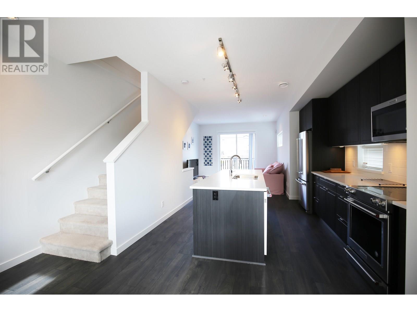 1 2371 Ranger Lane, Port Coquitlam, British Columbia  V3B 0N6 - Photo 3 - R3014817