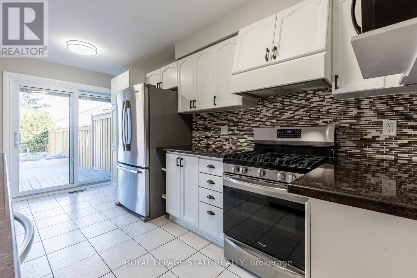 35 Banbury Drive, Hamilton, Ontario  L9K 1H8 - Photo 18 - X12032393