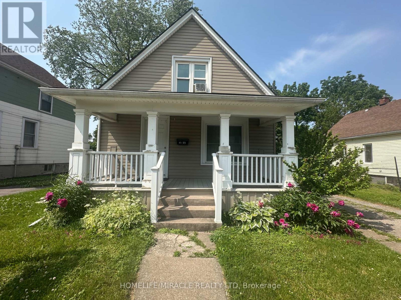 4699 Ryerson Crescent, Niagara Falls, Ontario  L2E 1E6 - Photo 1 - X12061139