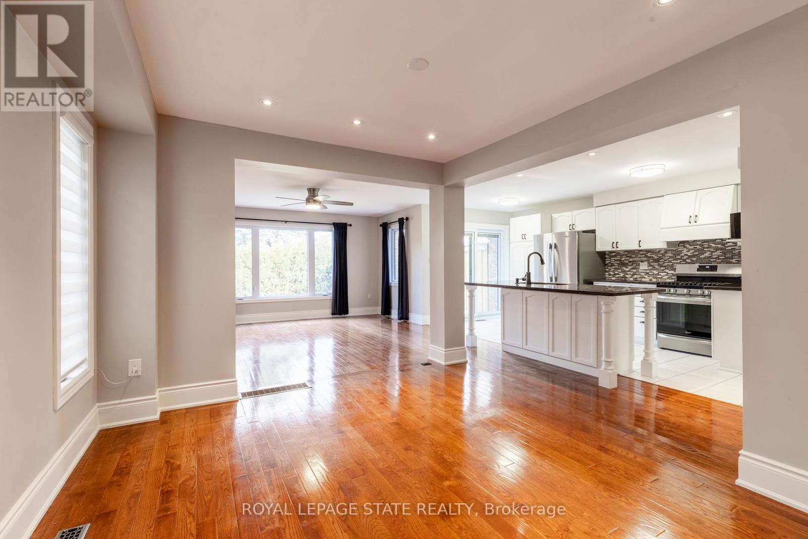 35 Banbury Drive, Hamilton, Ontario  L9K 1H8 - Photo 9 - X12032393