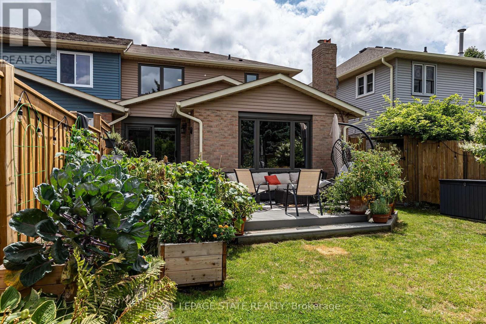 35 Banbury Drive, Hamilton, Ontario  L9K 1H8 - Photo 6 - X12032393