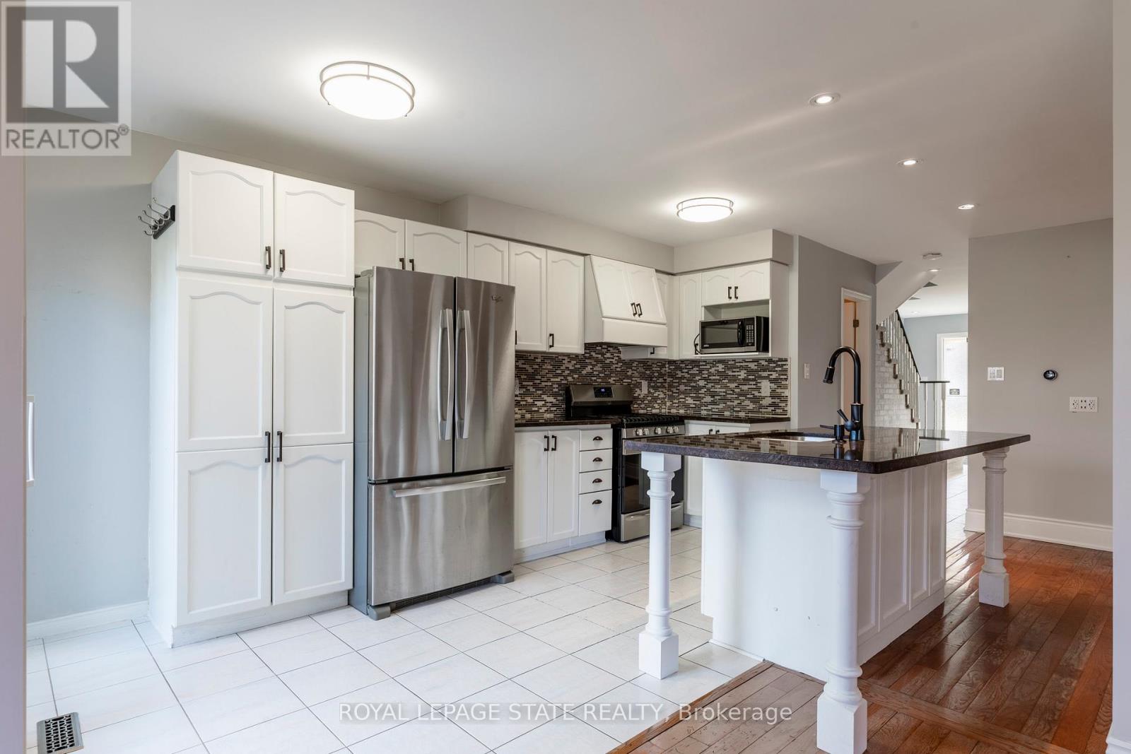 35 Banbury Drive, Hamilton, Ontario  L9K 1H8 - Photo 12 - X12032393
