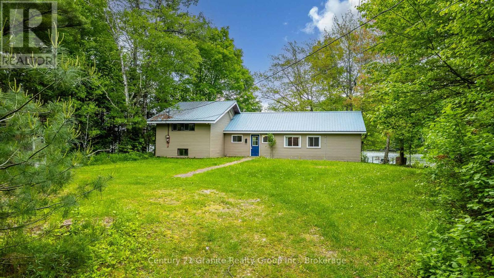 1036 Shirleys Road, Dysart Et Al, Ontario  K0M 1S0 - Photo 3 - X12181283