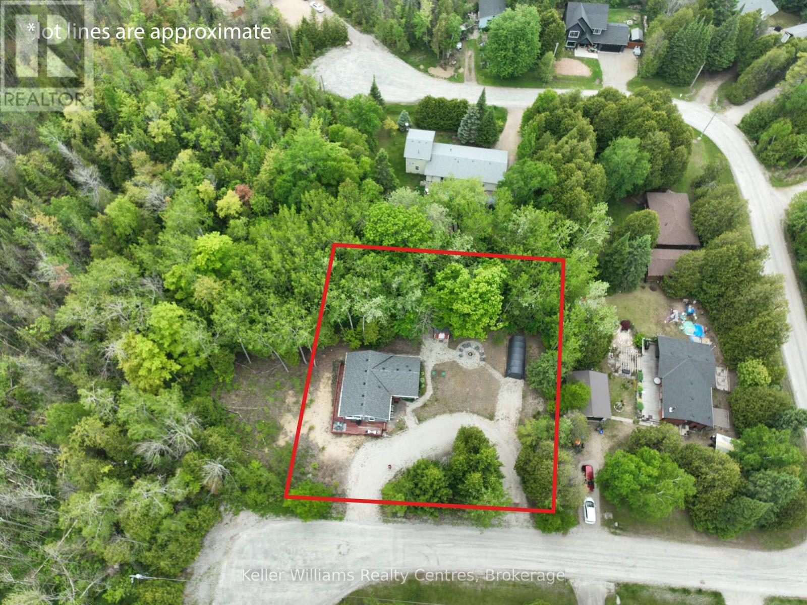 12 Pierce Street S, South Bruce Peninsula, Ontario  N0H 2T0 - Photo 2 - X12209302