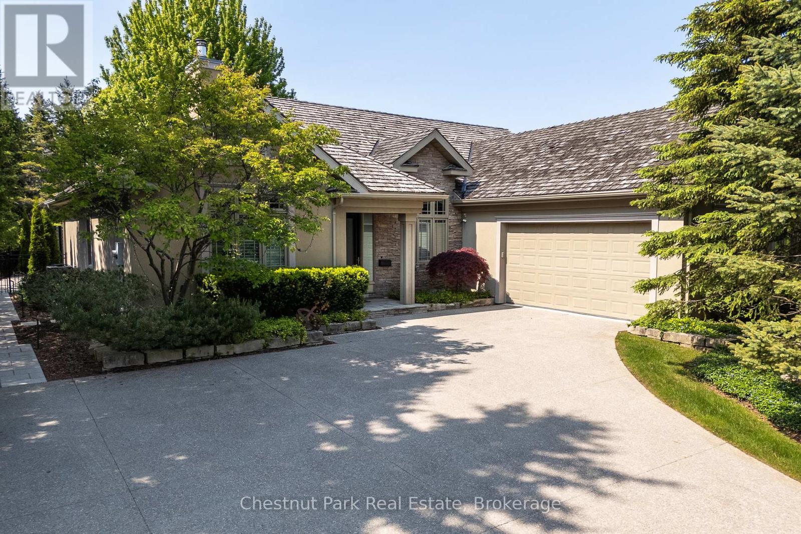135 Augusta Crescent, Blue Mountains, Ontario  L9Y 0K7 - Photo 2 - X12209324