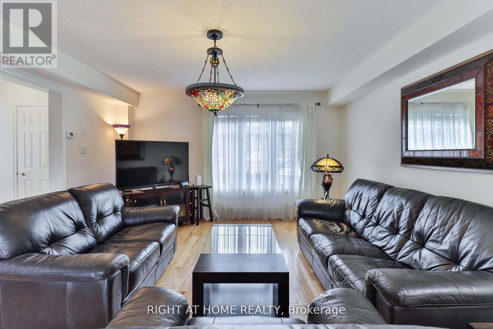 72 Jeremiah Lane, Toronto, Ontario  M1J 0A4 - Photo 7 - E12214916