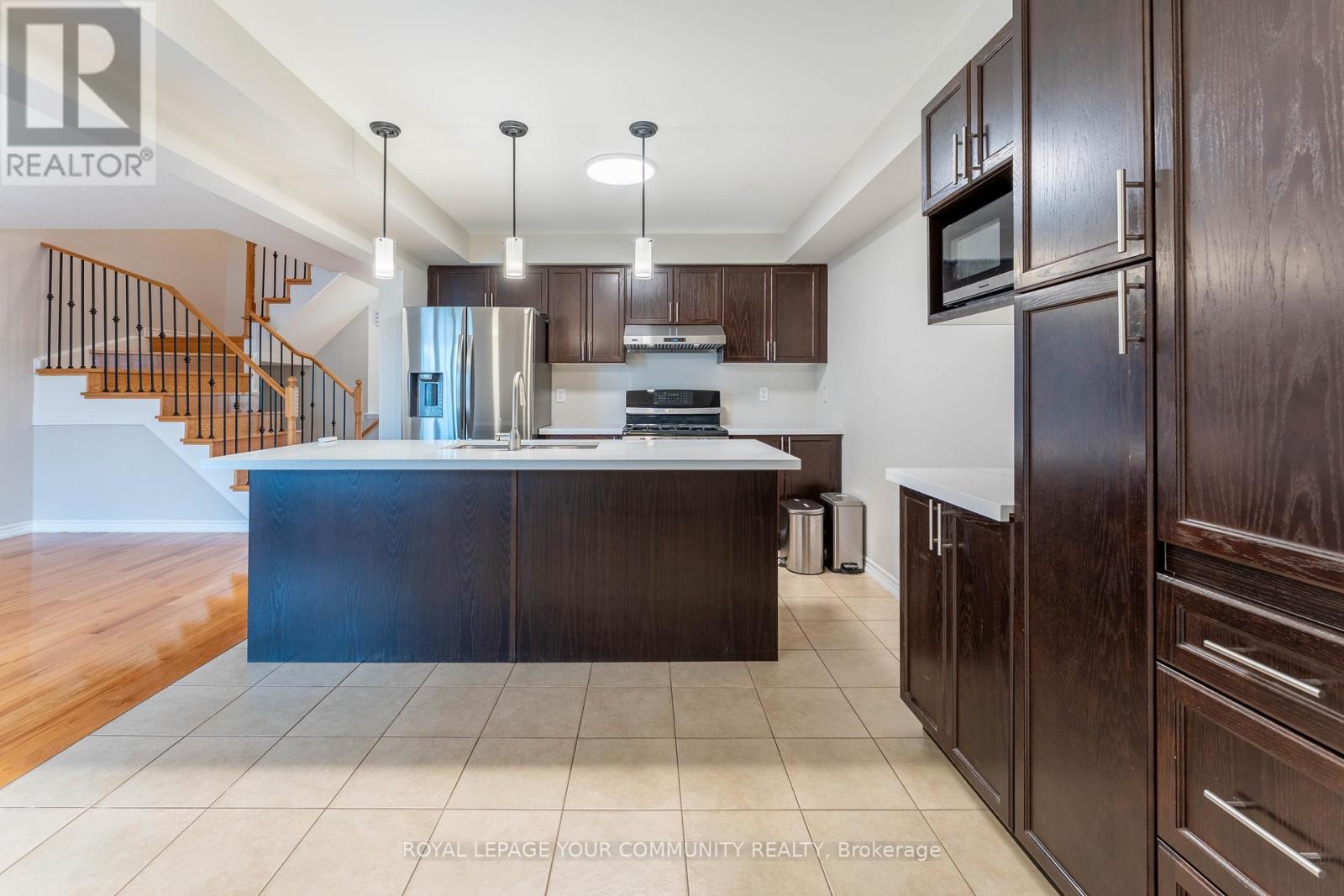 Property at 6 BELLCHASE TRAIL image 4