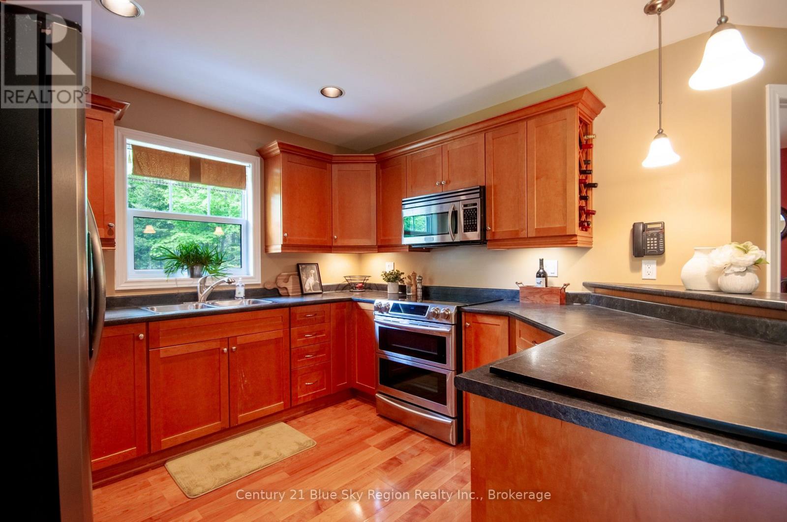 117 Pargeter Drive, East Ferris, Ontario  P0H 1B0 - Photo 11 - X12216737
