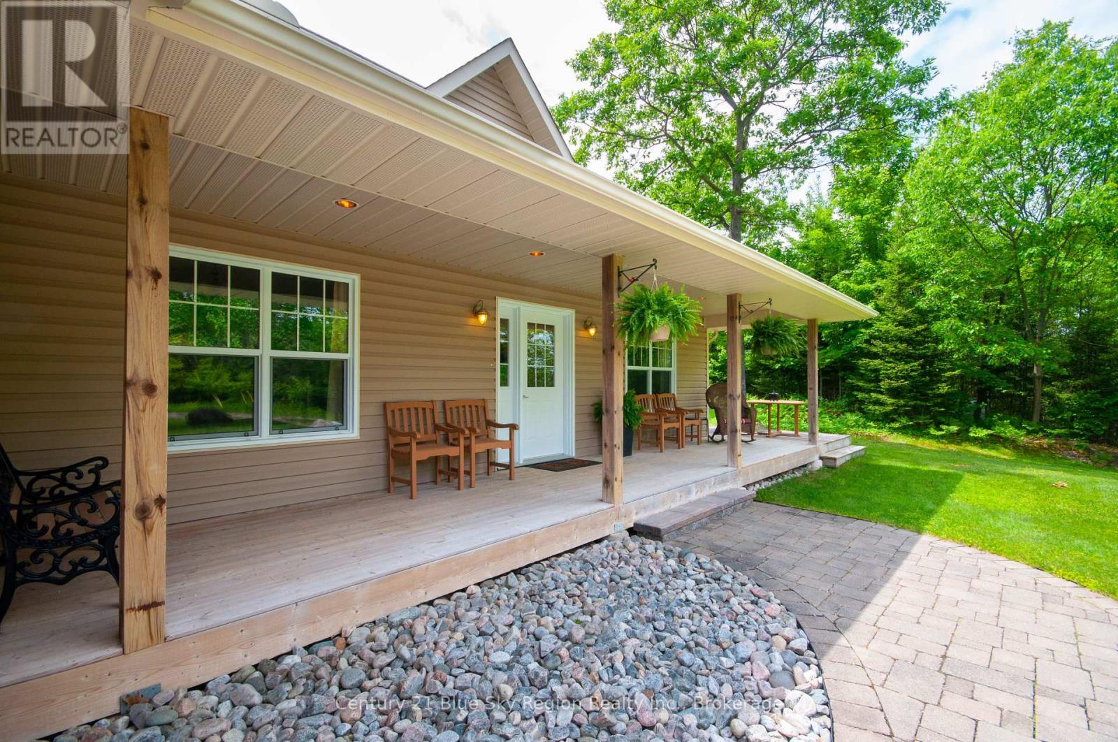 117 Pargeter Drive, East Ferris, Ontario  P0H 1B0 - Photo 3 - X12216737