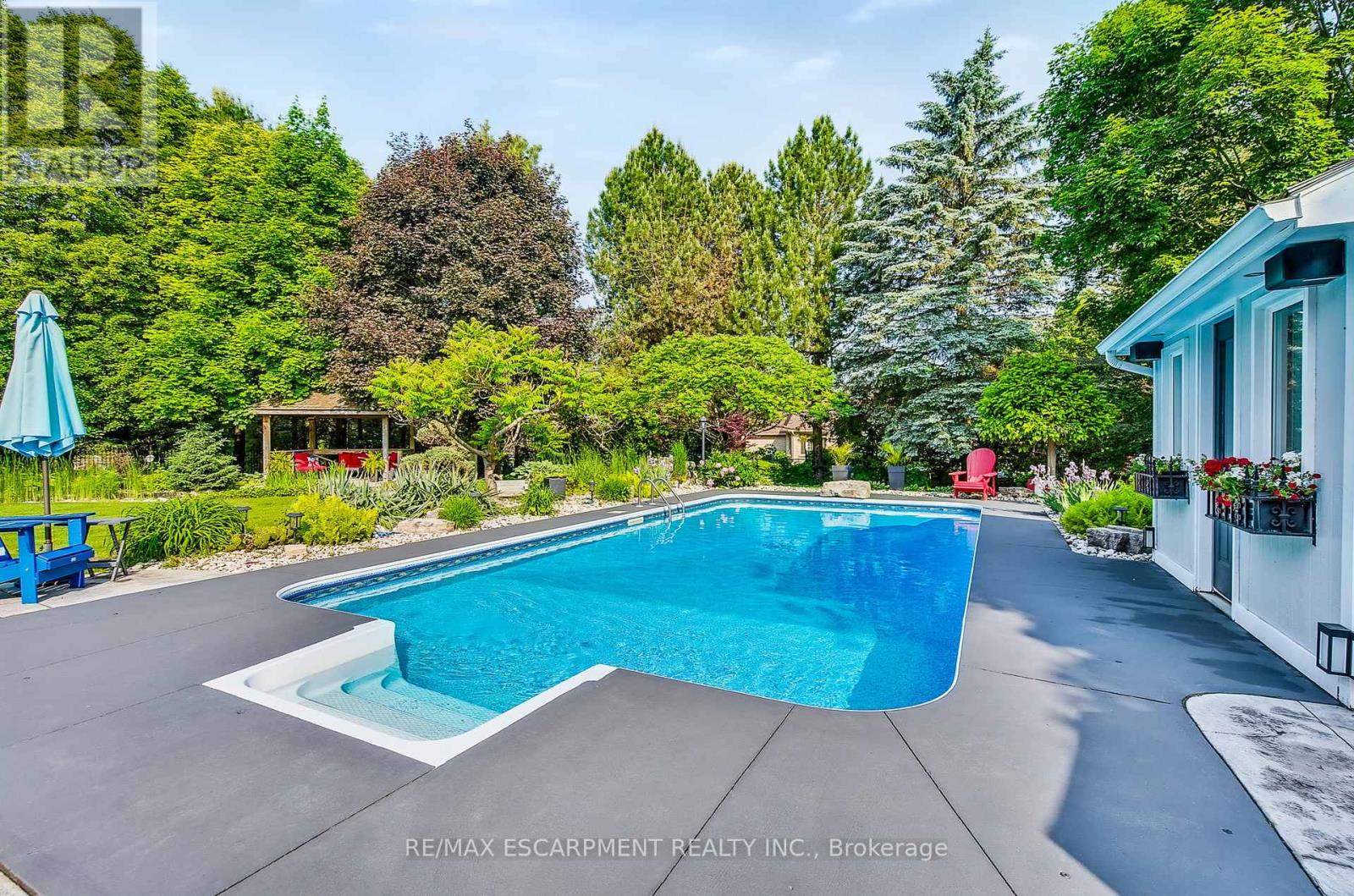 27 Gladiola Drive, Hamilton, Ontario  L0R 1H0 - Photo 37 - X12208453