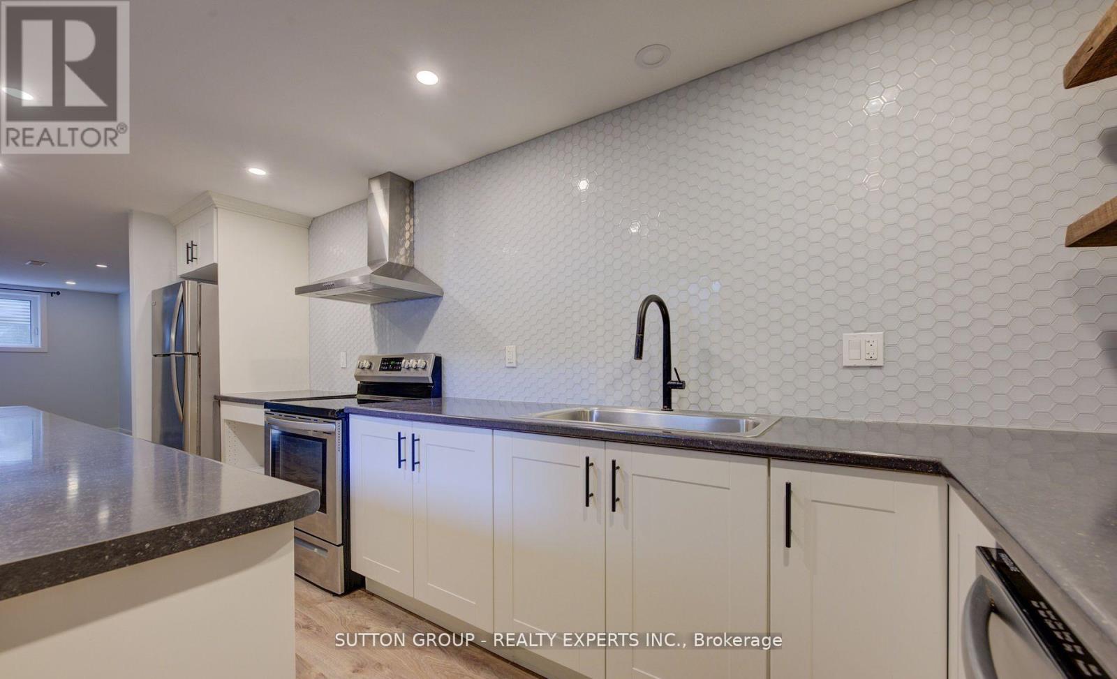 Bsmnt - 18 Jay Court, Kitchener, Ontario  N2E 1P8 - Photo 5 - X12213334