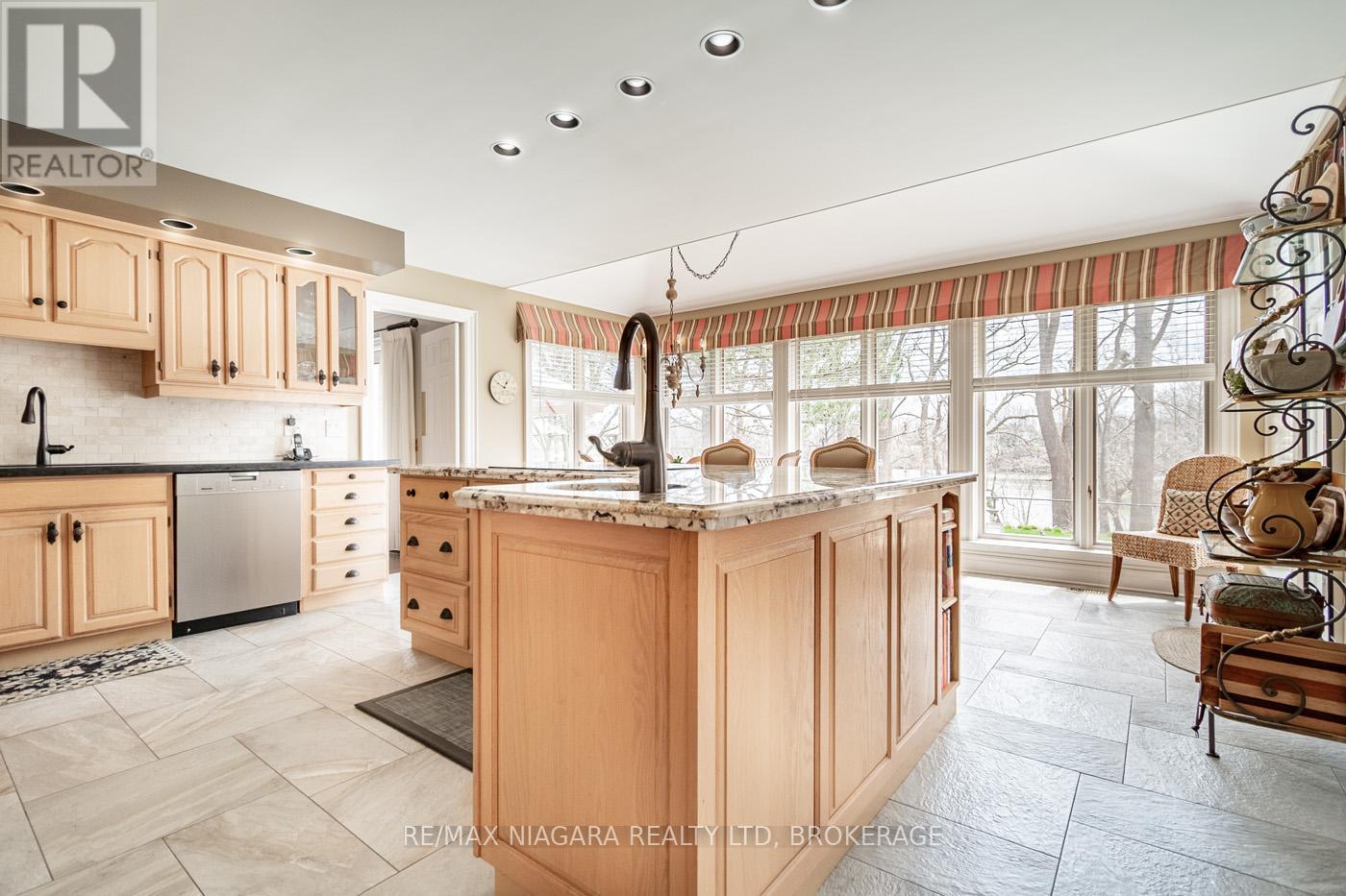 101 Port Master Drive, St. Catharines (Martindale Pond), Ontario  L2N 7H5 - Photo 13 - X12216636