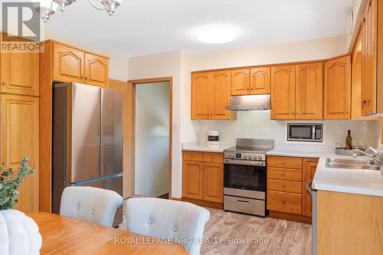 47 Parnell Road, St. Catharines (Vine/linwell), Ontario  L2N 2W5 - Photo 12 - X12216734