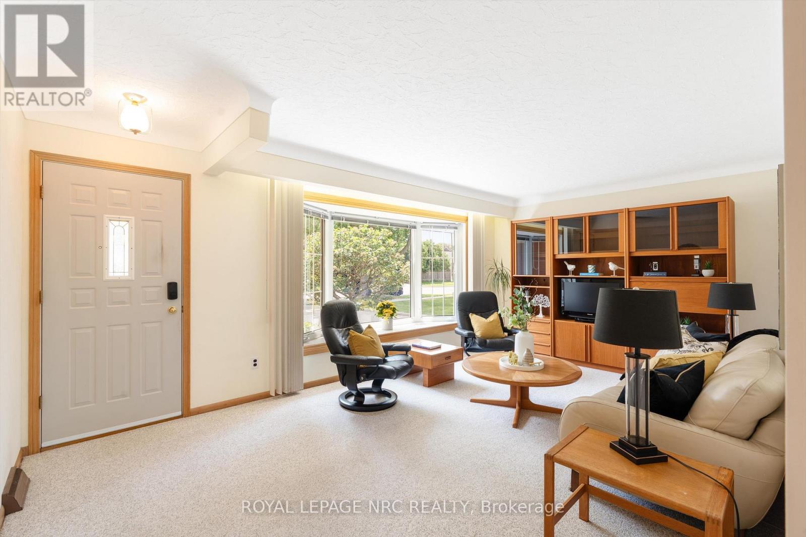47 Parnell Road, St. Catharines (Vine/linwell), Ontario  L2N 2W5 - Photo 4 - X12216734